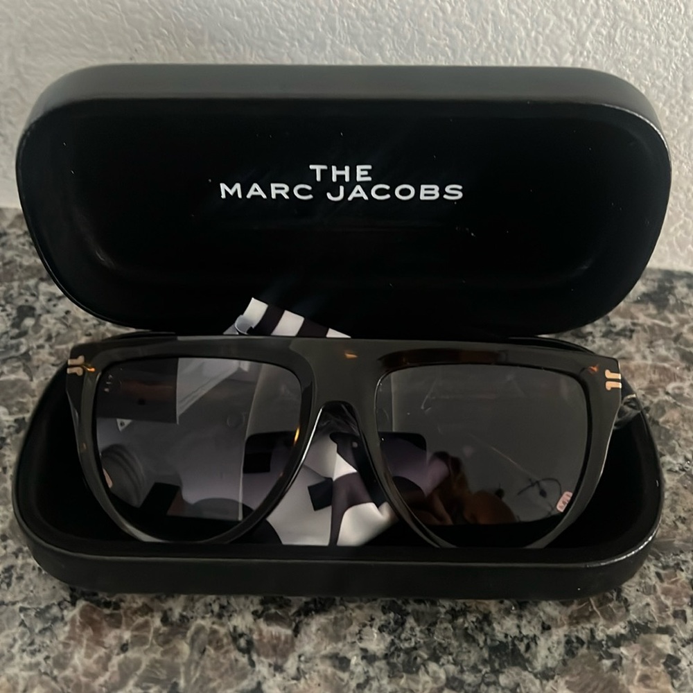 Marc Jacobs Sunglasses NIB - Picture 3 of 9
